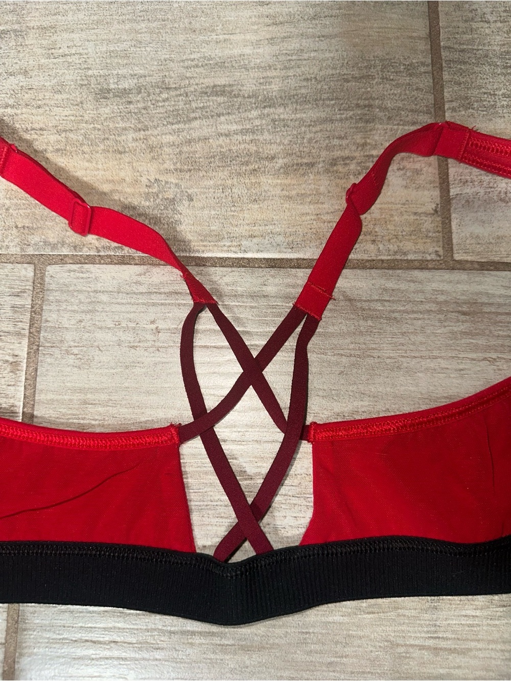 Victoria Secret Knock Out Front Zip Red Sports Bra 🍓🍒 - Picture 14 of 14